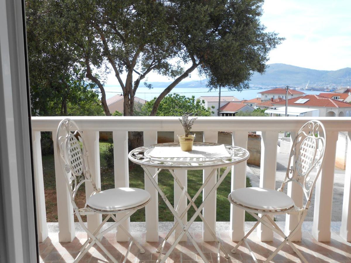 Apartments With A Parking Space Okrug Gornji, Ciovo - 13859 Τρογκίρ Εξωτερικό φωτογραφία