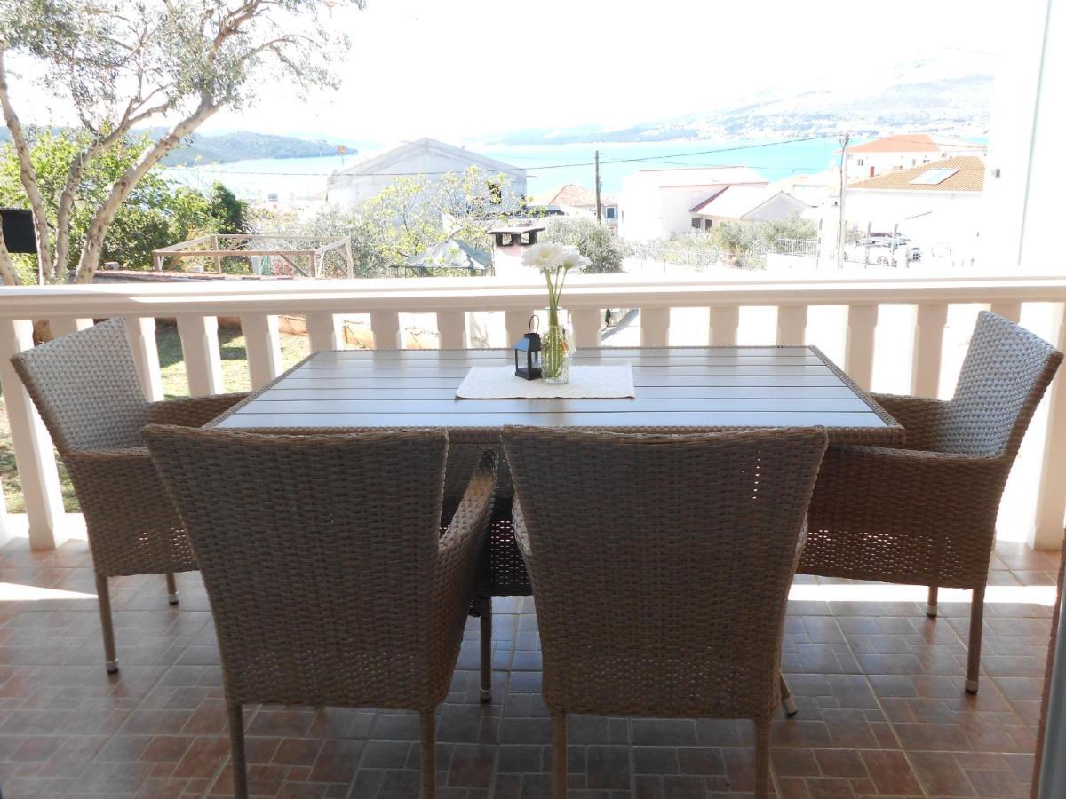 Apartments With A Parking Space Okrug Gornji, Ciovo - 13859 Τρογκίρ Εξωτερικό φωτογραφία